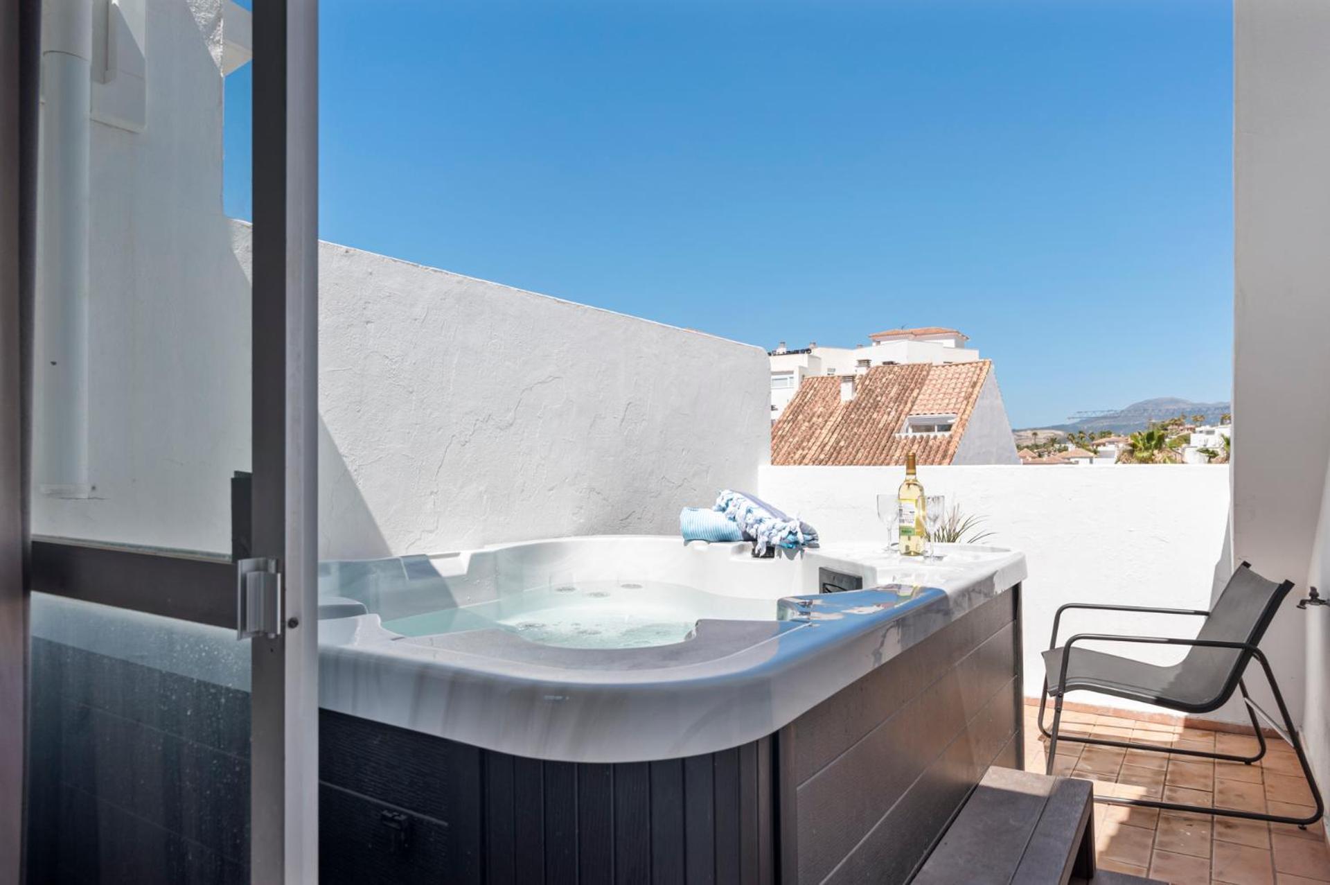 Lovely Penthouse Near Estepona Marina By Costarentals - Ref M15 Exteriér fotografie